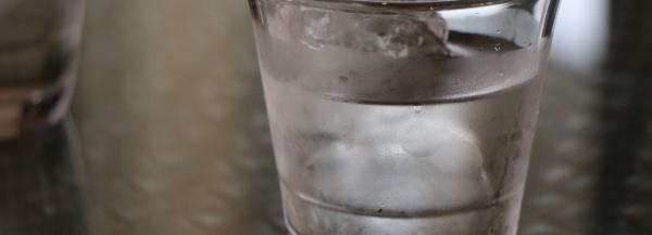 glas water, incontinentie   