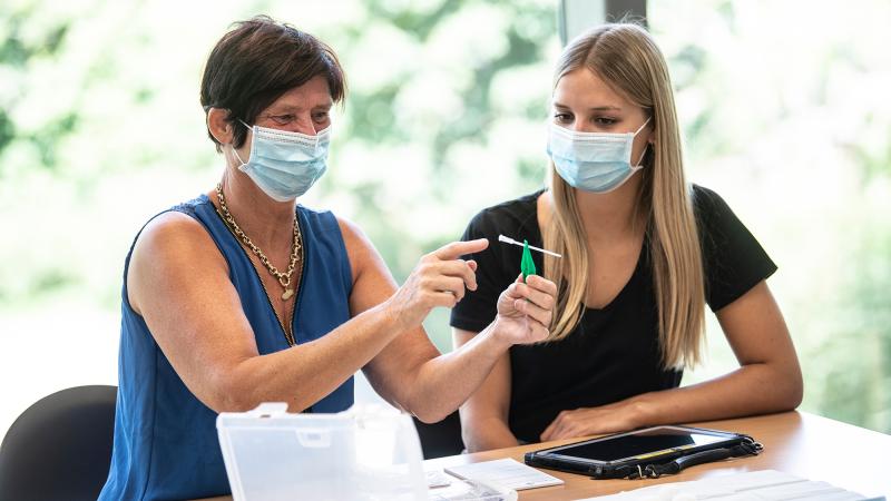 Foto jobstudent Frauke en verpleegkundige Nancy